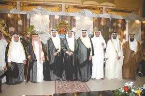 لقطة تذكارية للمعرسين احمد وعبدالله مع الاهل وطعمة النبهان واسعد الجربا﻿