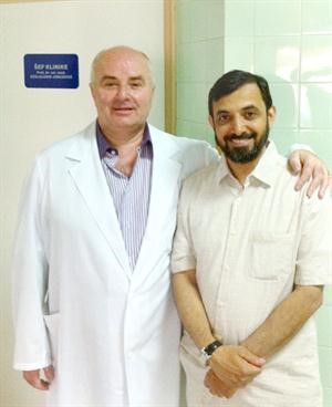 داحمد الكندري خلال زيارته المركز