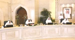 نائب رئيس مجلس الوزراء ووزير الخارجية الشيخ دمحمد الصباح والوزراء علي الراشد ومصطفى الشمالي