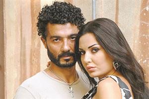 سيرين عبدالنور وخالد النبوي في الفيلم

