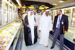 محمد الكندري وعلي الانبعي وجولة داخل التعاونيات	قاسم باشا﻿