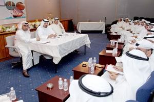 الشيخ طلال الفهد خلال اجتماعه بممثلي الاندية والاتحادات﻿