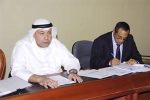 خالد غريب مترئسا عمومية الشركة 	 قاسم باشا﻿