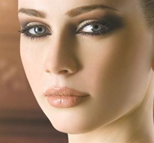 شرب الماء والعصائر الطبيعية مفيد للبشرة﻿