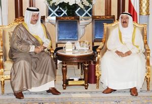 صاحب السمو الامير الشيخ صباح الاحمد مستقبلا الشيخ جابر المبارك