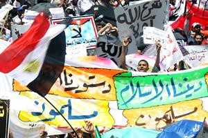 وعدد من الشعارات الاسلامية التي اثارت حفيظة الحركات الليبرالية