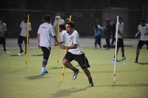 الازرق يبدا استعداداته للتصفيات الاربعاء المقبل	هاني الشمري﻿