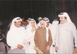 الصلال مع رفاق دربه عبد الحسين عبد الرضا والراحلين علي المفيدي وغانم الصالح﻿