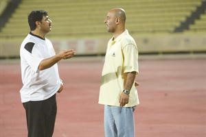 الشمري مع المدرب الوطني محمد ابراهيم﻿