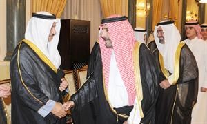 الشيخ جابر المبارك يتبادل التهاني مع الشيخ احمد صباح السالم﻿
