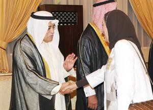 دمنى بورسلي تهنئ الشيخ علي الخليفة بالشهر الكريم﻿