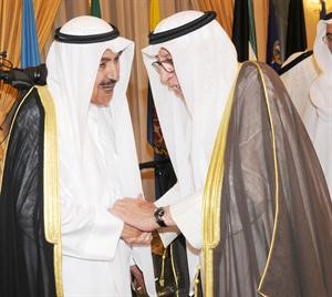 الشيخ مبارك عبدالله الاحمد يتلقى التهاني من برجس البرجس﻿