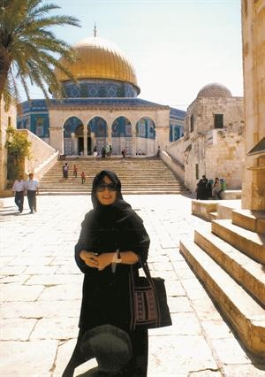  الوقيان امام المسجد الاقصي﻿