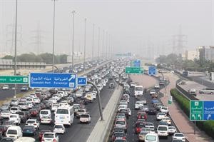 المرور تراجعت عن قرار السماح باستخدام الكتف الايسر للطريق بعد ايام من اطلاقه﻿