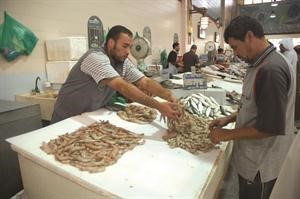عرض الربيان لجذب المشترين