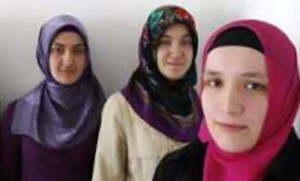 زر القلادة أو السوار الذي يحمى المرأة من عنف الزوج وصل تركيا