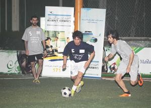 منافسة قوية على الكرة﻿