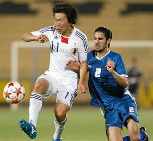 بدر الطاهر احد اللاعبين الثلاثة الذين سيلتحقون بالاولمبي في قطر﻿