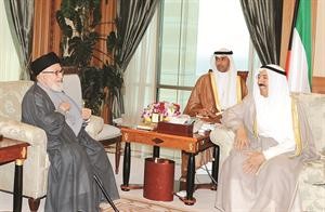 صاحب السمو الامير الشيخ صباح الاحمد مستقبلا السيد محمد بحر العلوم﻿