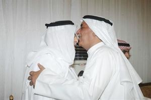 المويزري مرحبا باحد كبار السن
