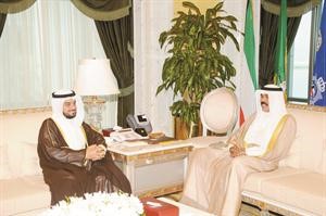 سمو ولي العهد الشيخ نواف الاحمد مستقبلا دمحمد الحويلة
