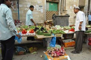 جهود كبيرة للقضاء على ظاهرة الباعة المتجولين
