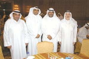 الوزير عبدالوهاب الهارون والشيخ احمد الفهد وجاسم الصفران ورئيس التحرير الزميل يوسف خالد المرزوق