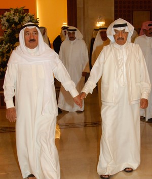 صاحب السمو بحث مع خليفة بن سلمان دعم أطر التعاون بين الكويت والبحرين