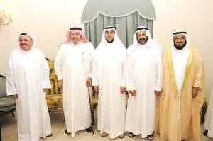 محمد العليم والزميل فيصل القناعي يباركان﻿