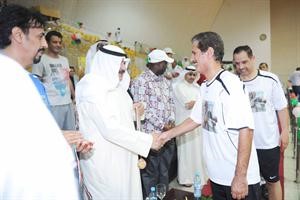 اسعد البنوان يصافح الجارالله﻿