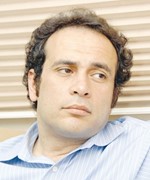 دعمرو حمزاوي