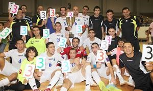 كاس السوبر مع لاعبي الصداقة في قاعة مجمع عاشور 	عدنان الحاج علي﻿