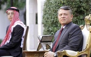 الملك عبدالله الثاني خلال احتفال الاعلان عن التعديلات الدستورية امس الاول	افپ﻿