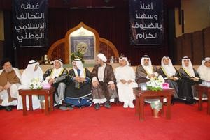 سمو رئيس الوزراء الشيخ ناصر المحمد والشيخ داحمد الناصر والشيخ صباح الناصر والشيخ خالد البدر وعبدالحميد دشتي والشيخ حسين المعتوق ومحمود حيدر