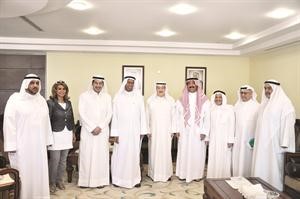 عبدالوهاب الهارون متوسطا مبدر السلمان واعضاء اتحاد المكاتب الاستشارية الهندسية ﻿