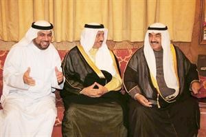سمو رئيس الوزراء الشيخ ناصر المحمد والنائب الاول الشيخ جابر المبارك مع الزلزلة محمد ماهر

