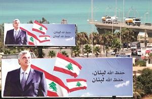 صور الرئيس الشهيد رفيق الحريري ترتفع في لبنان تزامنا مع صدور القراراپ﻿