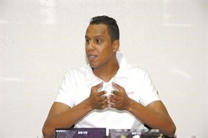 محمد المطيري يلعب كرة القدم قبل الفطور يوميا

