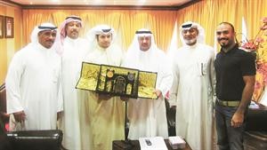 فريق غناوي المحطة اثناء تكريم الوكيل المساعد لشؤون الاذاعة محمد العواش﻿