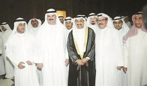 الشيخ فهد سالم العلي مستقبلا جاسم الخرافي وطلال جاسم الخرافي