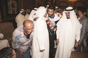 فؤاد الغانم في استقبال المهنئين