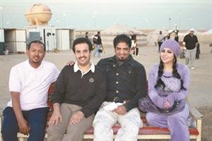مع الشاعر الشيخ دعيج الخليفة والسندريلا حليمة بولند﻿