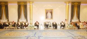 صاحب السمو الامير الشيخ صباح الاحمد وسمو ولي العهد الشيخ نواف الاحمد والشيخ مشعل الاحمد والشيخ احمد الفهد والحضور في ديوان الحجرف﻿