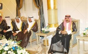 سمو ولي العهد الشيخ نواف الاحمد والشيخ احمد الفهد والشيخ مبارك الفيصل﻿