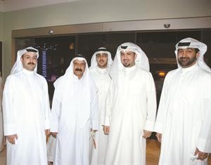 بدر الفيلكاوي مع ولده احمد وبعض الحضور﻿