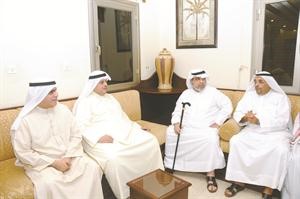 عبدالرحمن العنجري ومبارك العمران واحمد العمران﻿