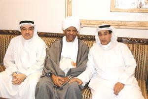 السفير السوداني يتوسط راشد الاذينة والسفير عبدالحميد الفيلكاوي كرم ذياب
