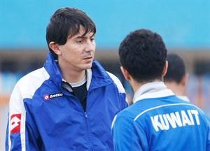 مدرب الازرق غوران خلال التدريب 	الازرق كوم﻿