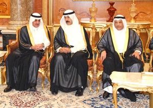 الشيخ محمد الخالد يقدم واجب العزاء الى صاحب السمو الملكي الامير فهد بن سلطان بن عبدالعزيز
