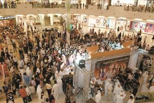 جانب من عروض زين بالمجمعات والاسواق﻿